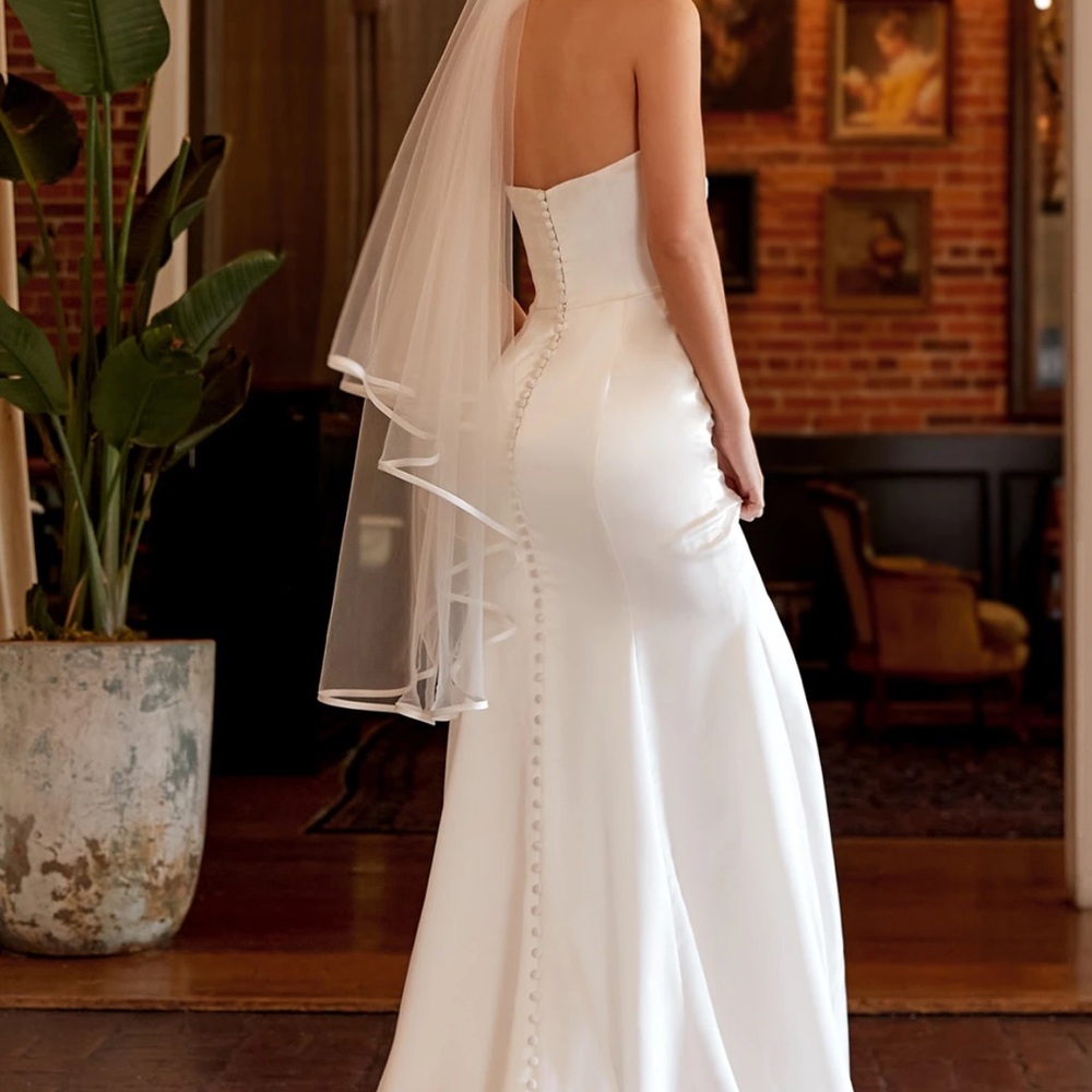 Chic ivory Bridal Gown